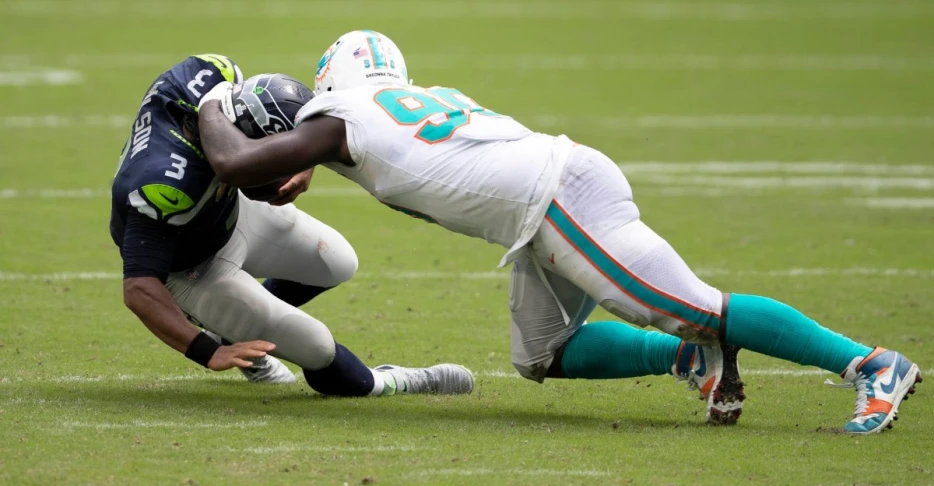 Former first-round pick among 4 Seahawks tryouts