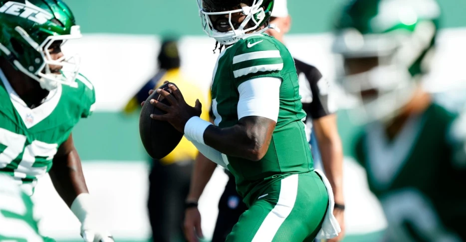 Tyrod Taylor to start in place of injured Justin Fields for Jets vs. Buccaneers