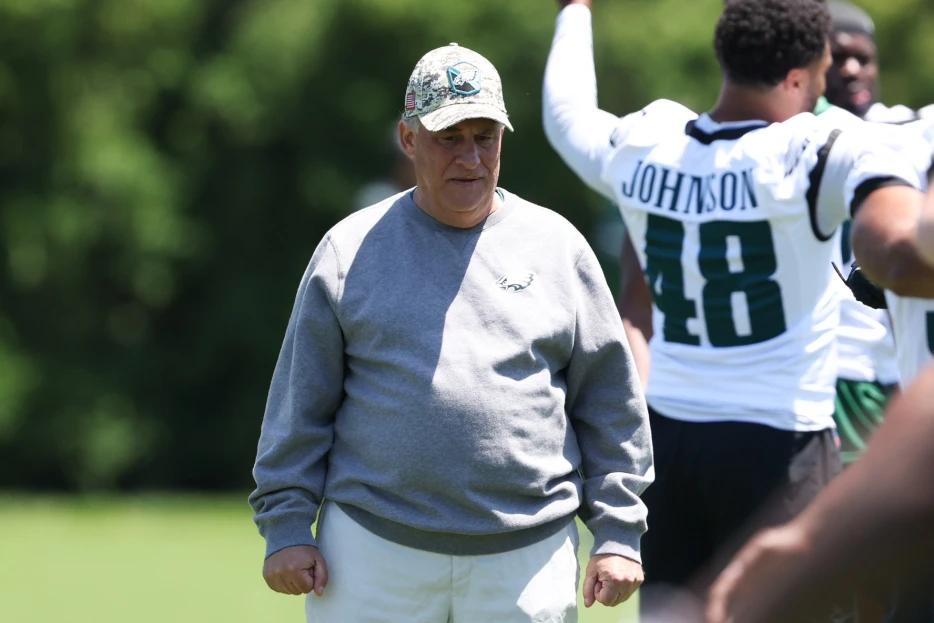 Vic Fangio Thinks the Concept of Halftime Adjustments is “Overblown”