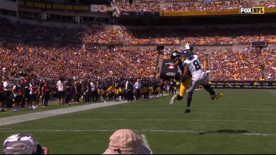 Aaron Rodgers Explains Why Steelers’ Red-Zone Offense Is Working, Despite Limited Trips