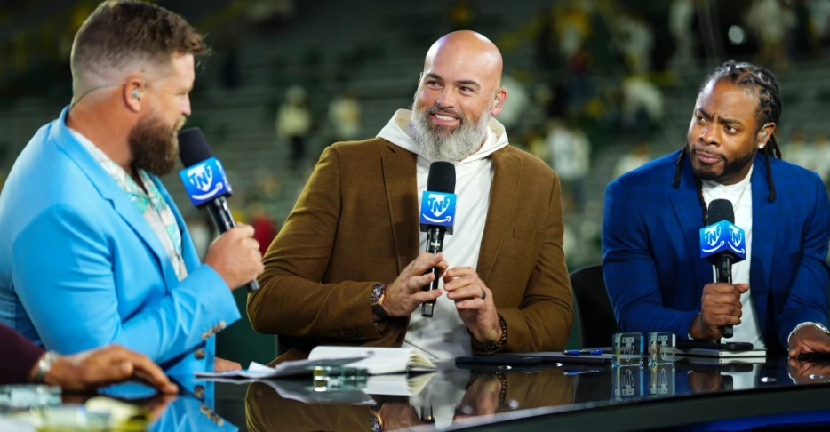 Andrew Whitworth: It’s “lazy” to blame Bengals front office for not protecting Joe Burrow