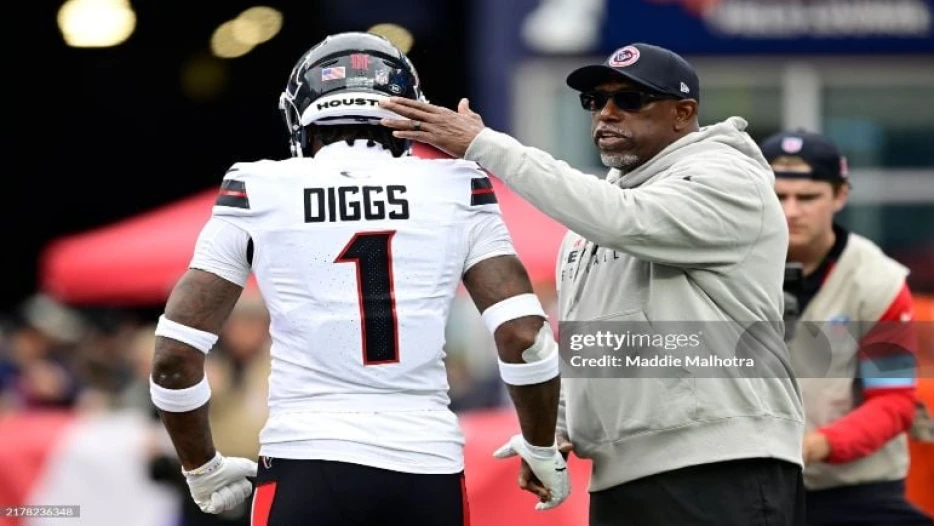 ‘Gotta Buckle Up’: Patriots WR Stefon Diggs Prepared For Physical Matchup Against Steelers Defense