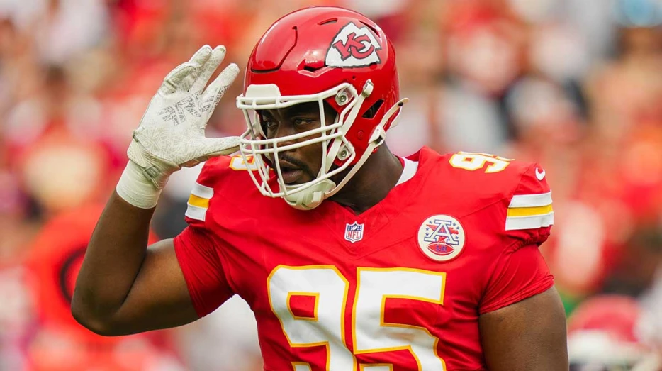 New footage shows how Eagles’ Tush Push drove Chiefs’ Chris Jones mad with rage
