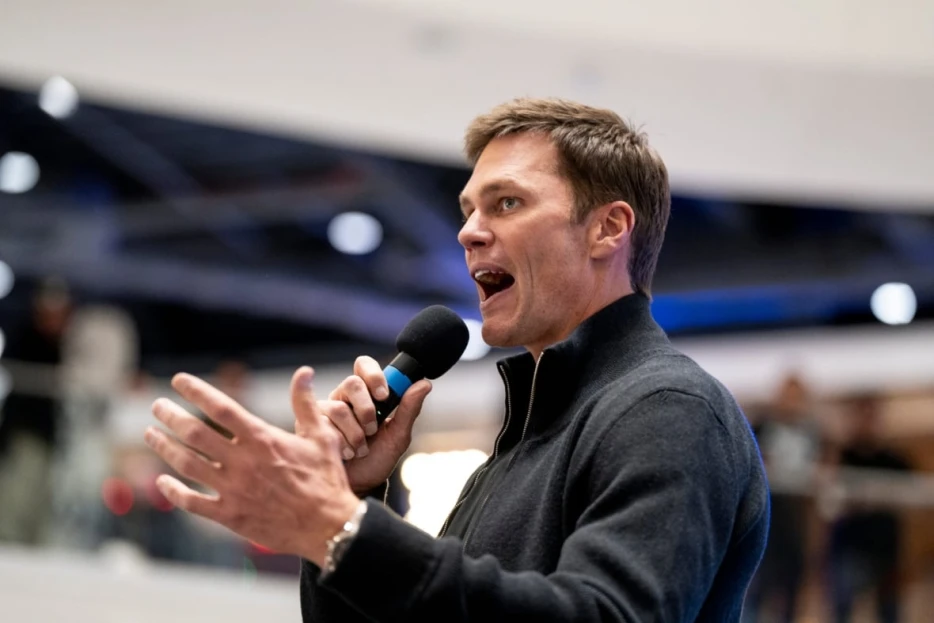 Old Las Vegas Raiders Coach Hints at Getting Trade Secrets From Tom Brady