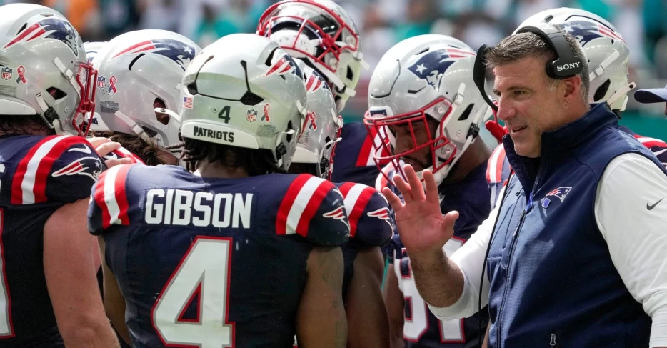 Who has the edge between Patriots and Steelers in NFL Week 3?