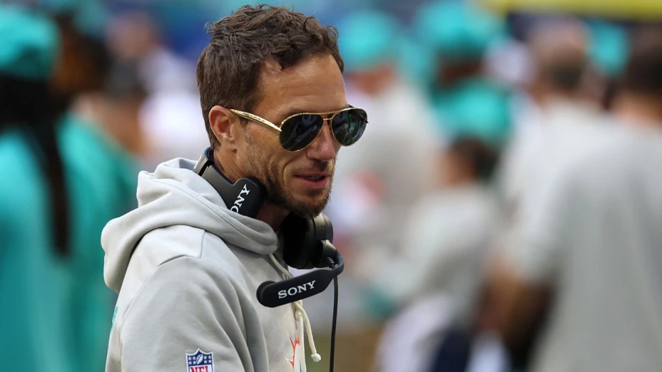 Dolphins owner Stephen Ross ‘does not want’ to fire Mike McDaniel despite 0-2 start
