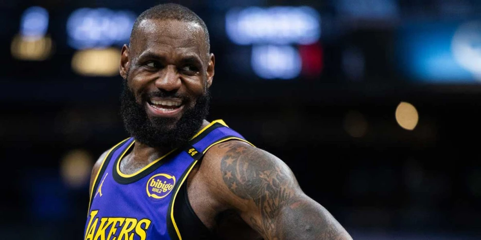 Greg Olsen responds to LeBron James’ NBA Christmas comments
