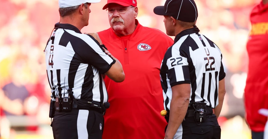 Arrowheadlines: Conspiracy theorist claims the NFL won’t let the Chiefs lose to the Giants