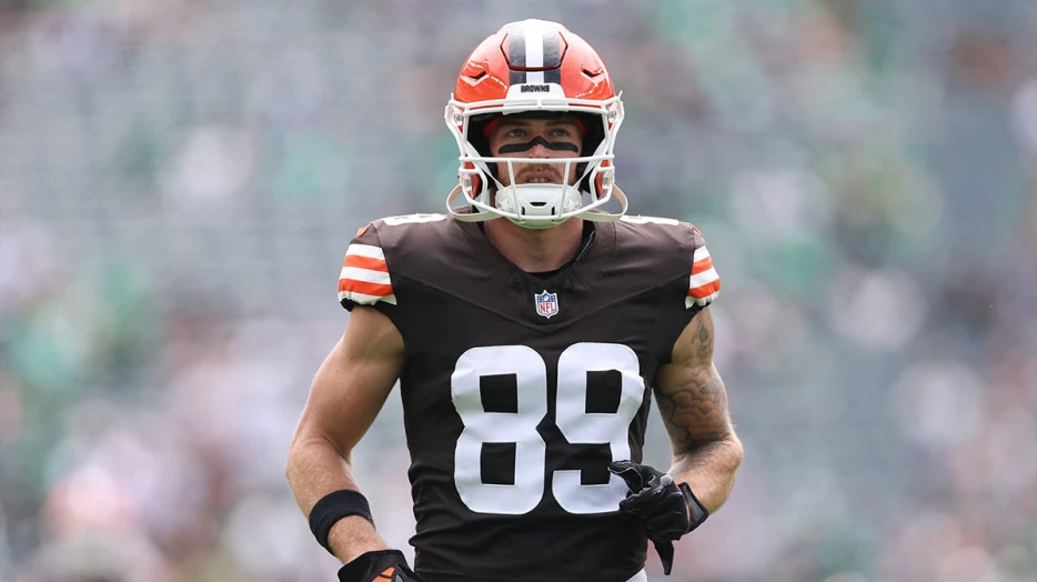 Browns elevate 2 players from practice squad ahead of Packers clash