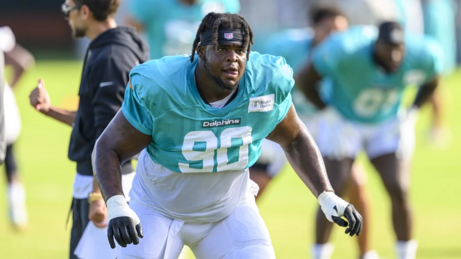 Kenneth Grant day-to-day, Dolphins not worried about his injury