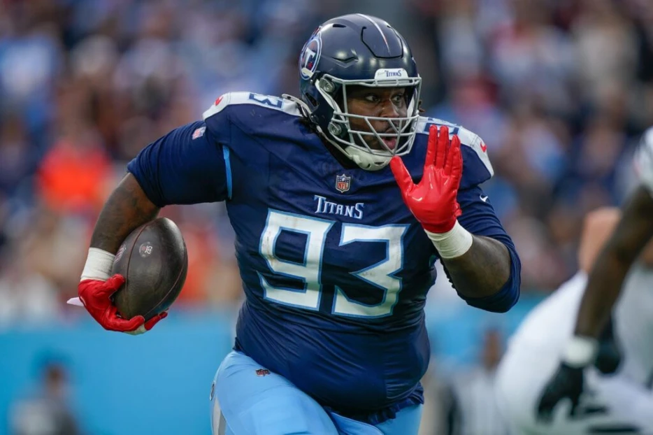 Titans Place DT T’Vondre Sweat On IR
