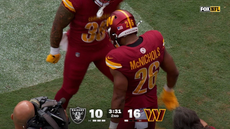 Commanders' Jeremy McNichols incredible 60-yard rush TD gives Washington lead against Raiders | NFL Highlights