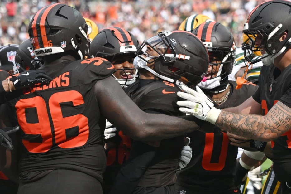 How the Browns Defense Stunned Packers in Upset Win