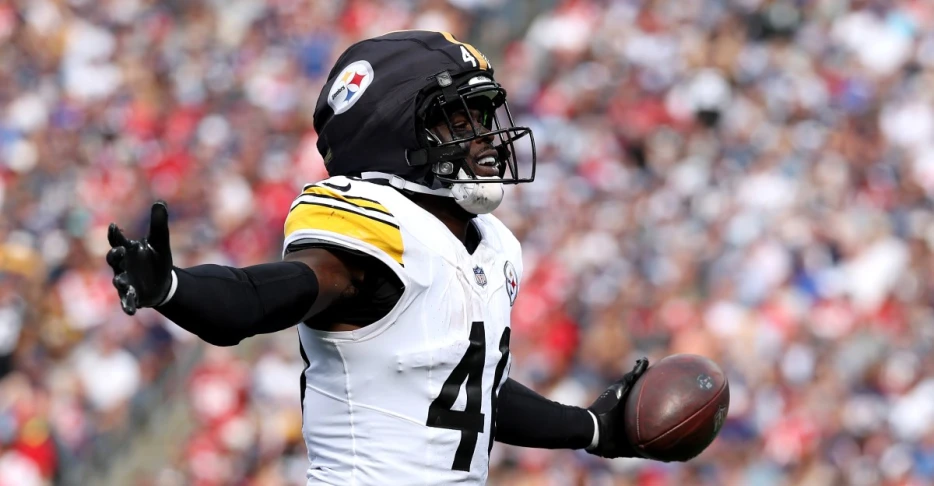 Steelers give former Patriot Jabrill Peppers game ball after win
