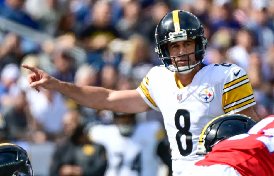 Aaron Rodgers Reacts to Passing Icons on NFL All-Time List