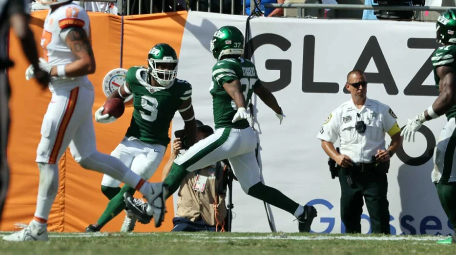 Buccaneers’ Todd Bowles drops F-bomb about Jets’ blocked field goal return TD