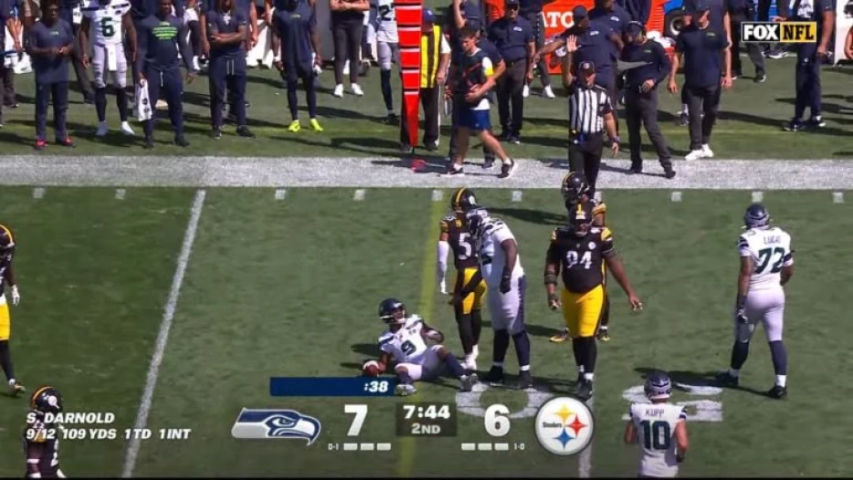 ‘Can’t Miss The Layup’: Chris Hoke Criticizes Steelers Defense For 3rd-And-Long Lapses