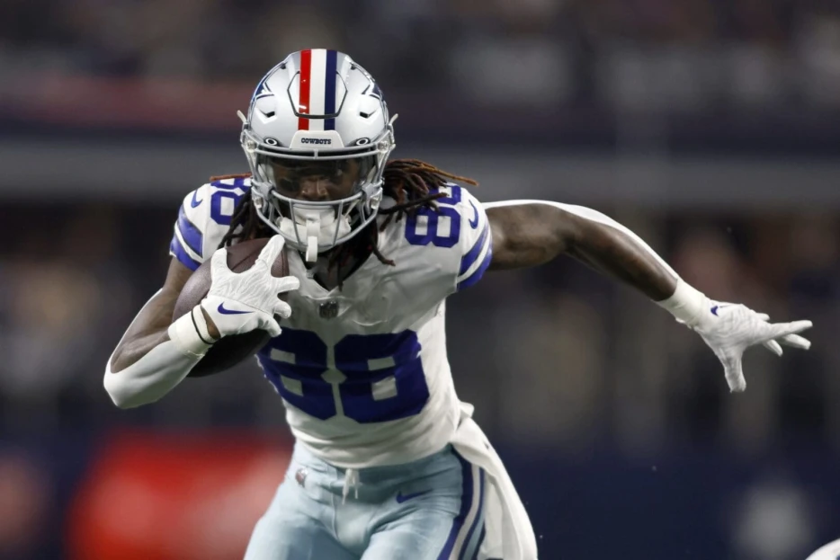 CeeDee Lamb Now Expected To Miss 3-4 Weeks With Ankle Injury