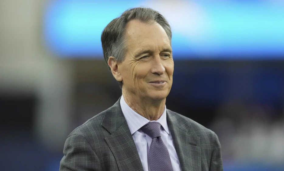 Cris Collinsworth Called Out For Biased Commentary After Praising Patrick Mahomes Following Terrible Backwards Pass Fumble