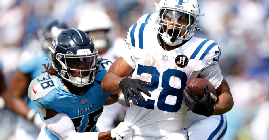 Daniel Jones and Jonathan Taylor have been the best tandem in football through 3 weeks