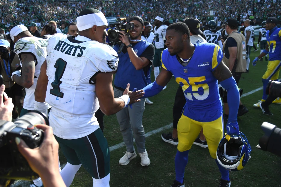Here are the Best Fan Reactions to the Eagles’ Comeback Win