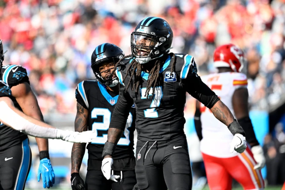 ‘On His Last Legs’: Hall of Fame Writer Destroys Cowboys’ Jadeveon Clowney Signing