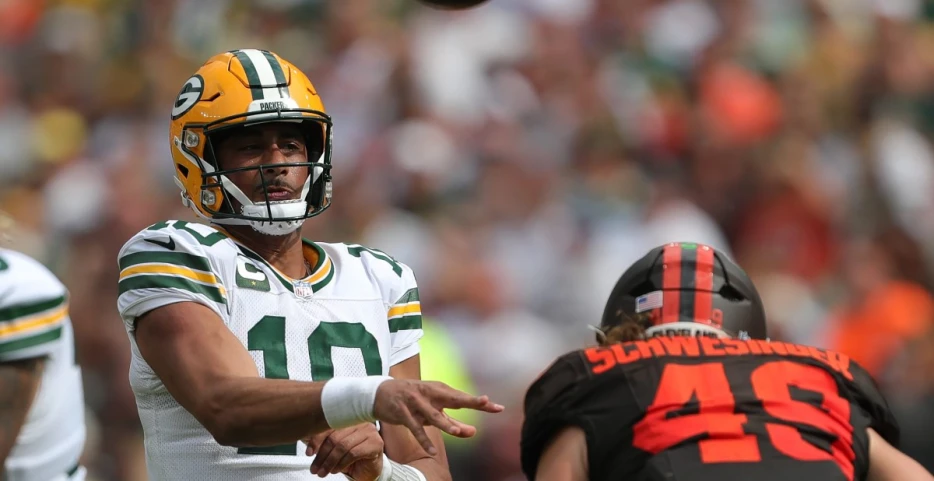 Packers went ultra-conservative in passing game after OL injuries