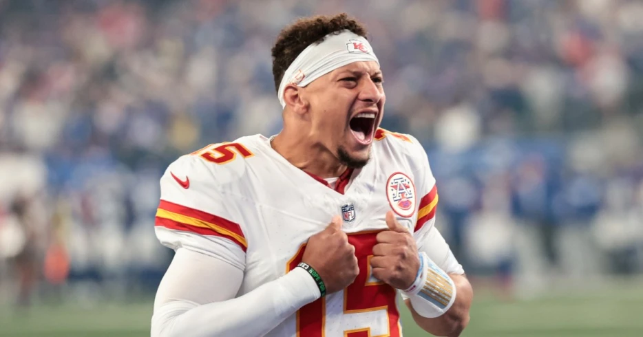 Patrick Mahomes’ hustle sparks second-half surge in Chiefs’ first win