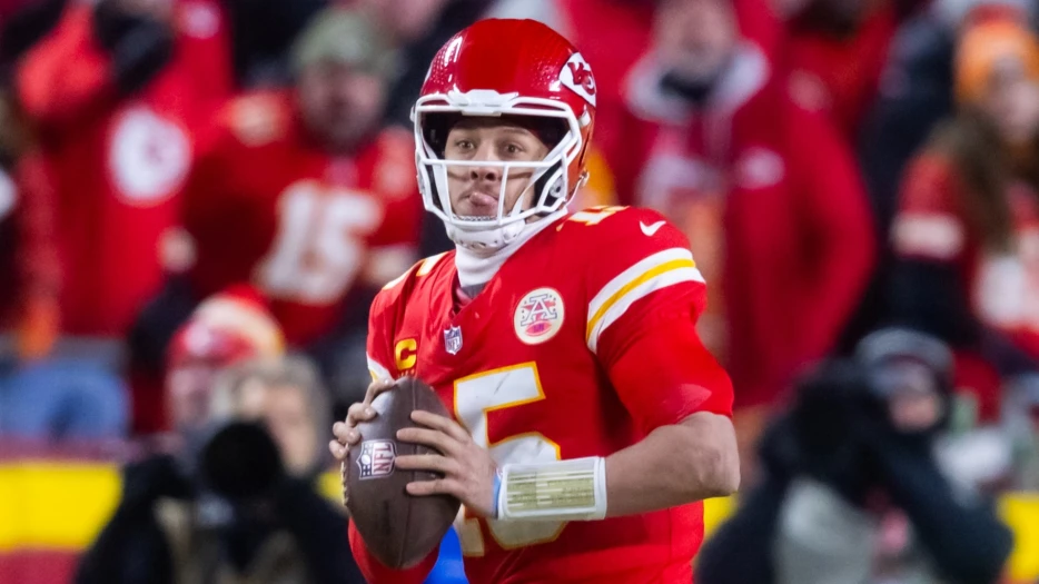 Patriots Bust Quickly Becoming One Of Patrick Mahomes’ Favorite Targets