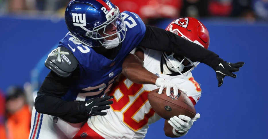 PFF grades and snap counts for the Giants’ 22-9 loss to the Chiefs