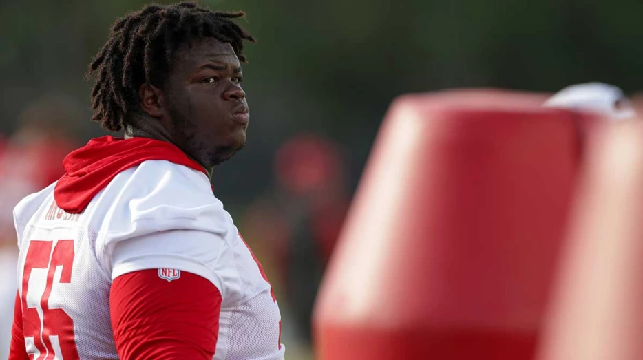 Buccaneers re-sign 449-pound defensive tackle to practice squad