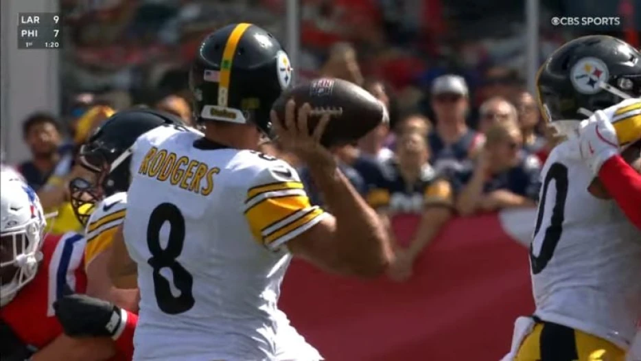 Former Teammate Predicts Aaron Rodgers’ Future
