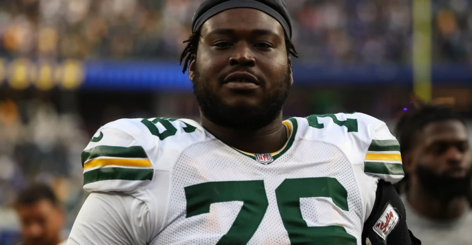 Miami Dolphins sign two offensive linemen to practice squad