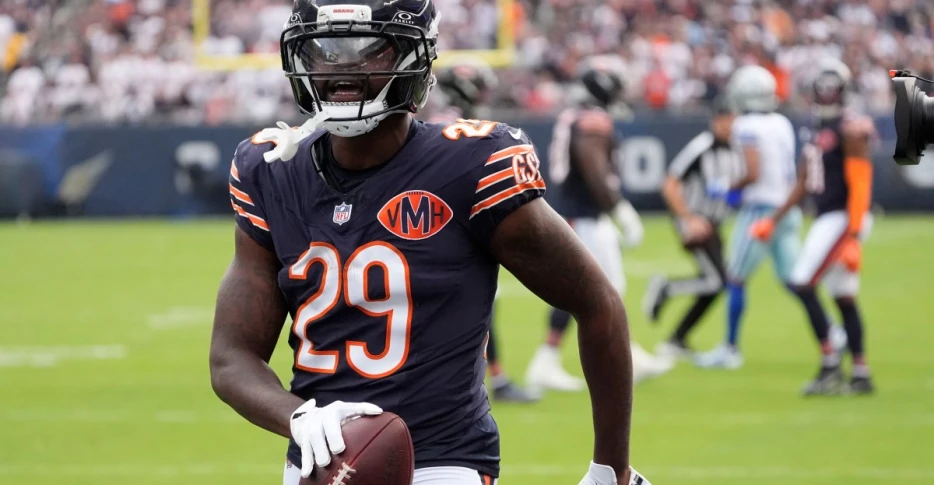 Turning the Tide: Tyrique Stevenson’s rip-and-run sets up Bears win