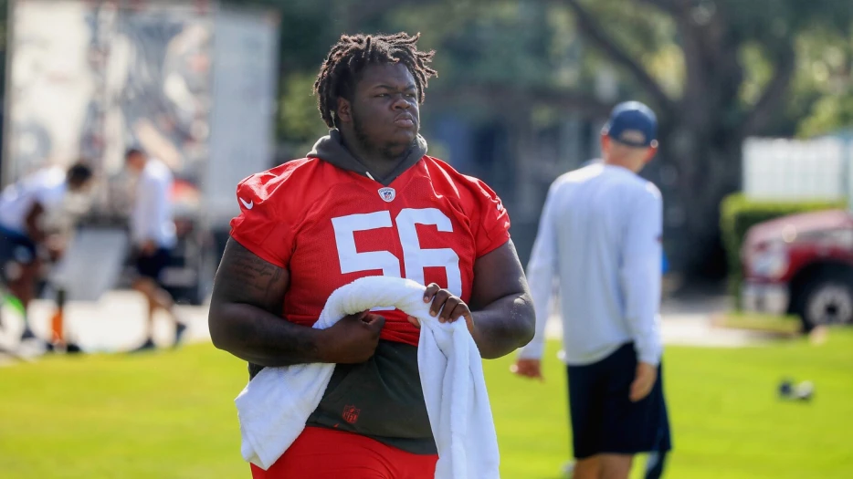 Buccaneers waive DT Desmond Watson