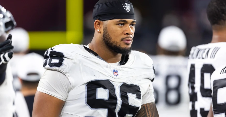 Jonah Laulu, one bright spot for Raiders’ defense against Commanders