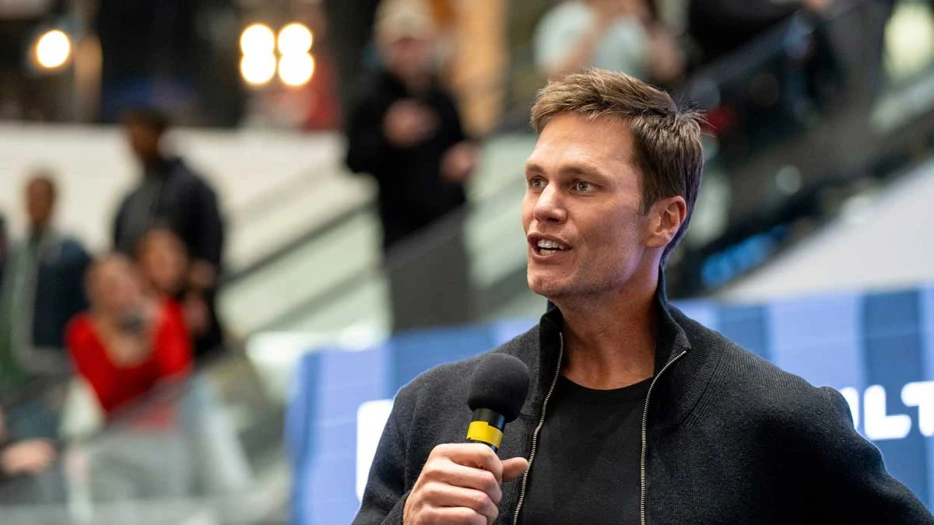 Tom Brady blasts what the ‘paranoid believe’ over Raiders role, Fox gig