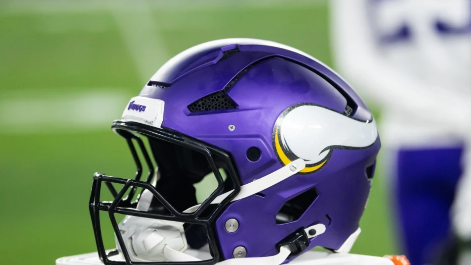 Vikings cut P Oscar Chapman, OT Leroy Watson IV
