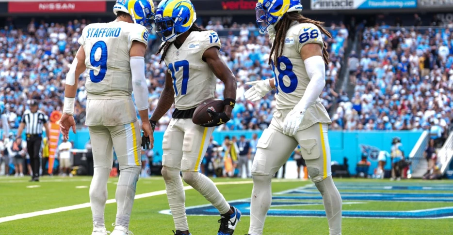 Why do the Rams suck in the red zone?