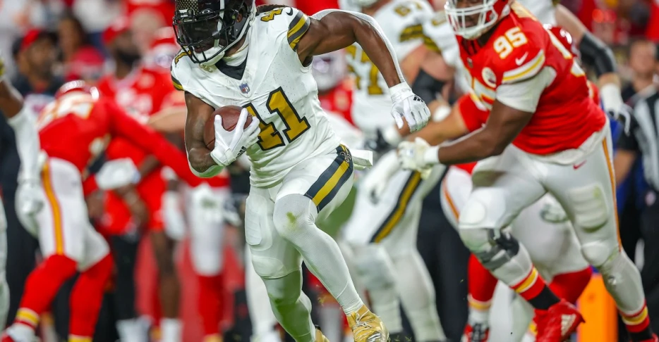 Arrowheadlines: Alvin Kamara could solve the Chiefs’ offensive issues