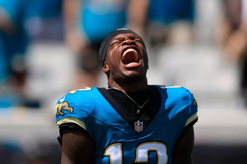 Deion Sanders Rips Jaguars’ Coaching Staff Over Travis Hunter’s Usage