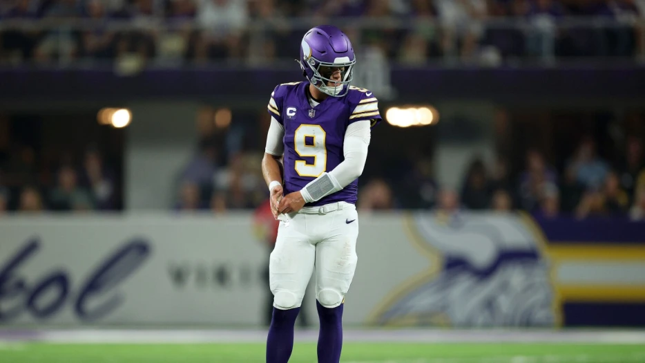 J.J. McCarthy unlikely to play Week 3 with ankle sprain, Carson Wentz to start