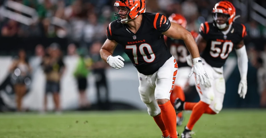 Ravens sign DT Taven Bryan and Josh Tupou to practice squad