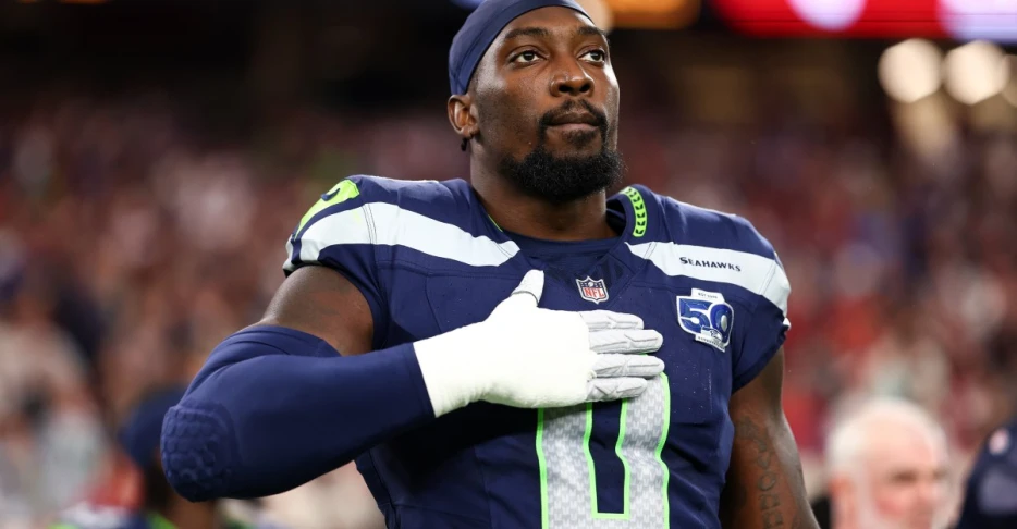 DeMarcus Lawrence doubtful with thigh injury vs. Cardinals