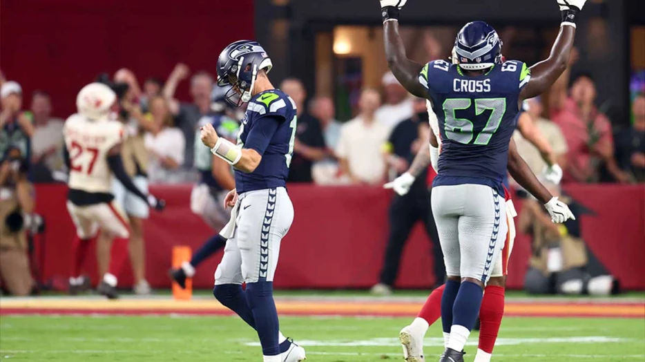 Fans explode with reactions to wild Cardinals-Seahawks TNF ending