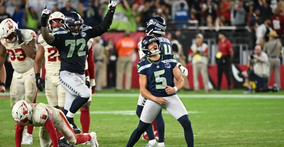 Post-Snap Reads 9/26: Sam Darnold, Jason Myers help Seahawks sneak past Cardinals