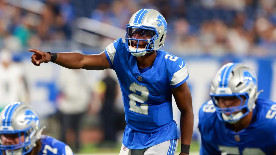 QB Hendon Hooker to sign with Panthers practice squad