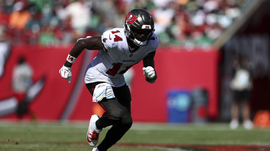 Todd Bowles thinks Chris Godwin could return &quot;anywhere from Week 2 to Week 5&quot;