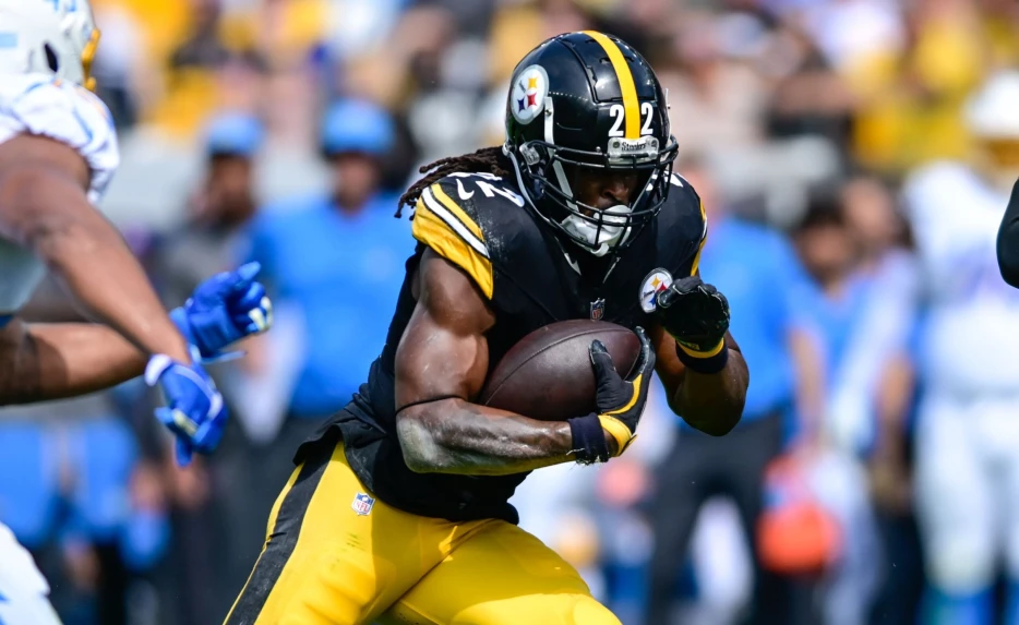 Mike Tomlin Reached Out to Najee Harris after Devastating Injury