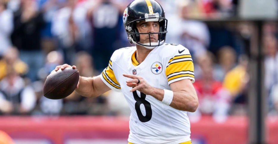 One big matchup: Steelers QB Aaron Rodgers, Brian Flores set for chess match